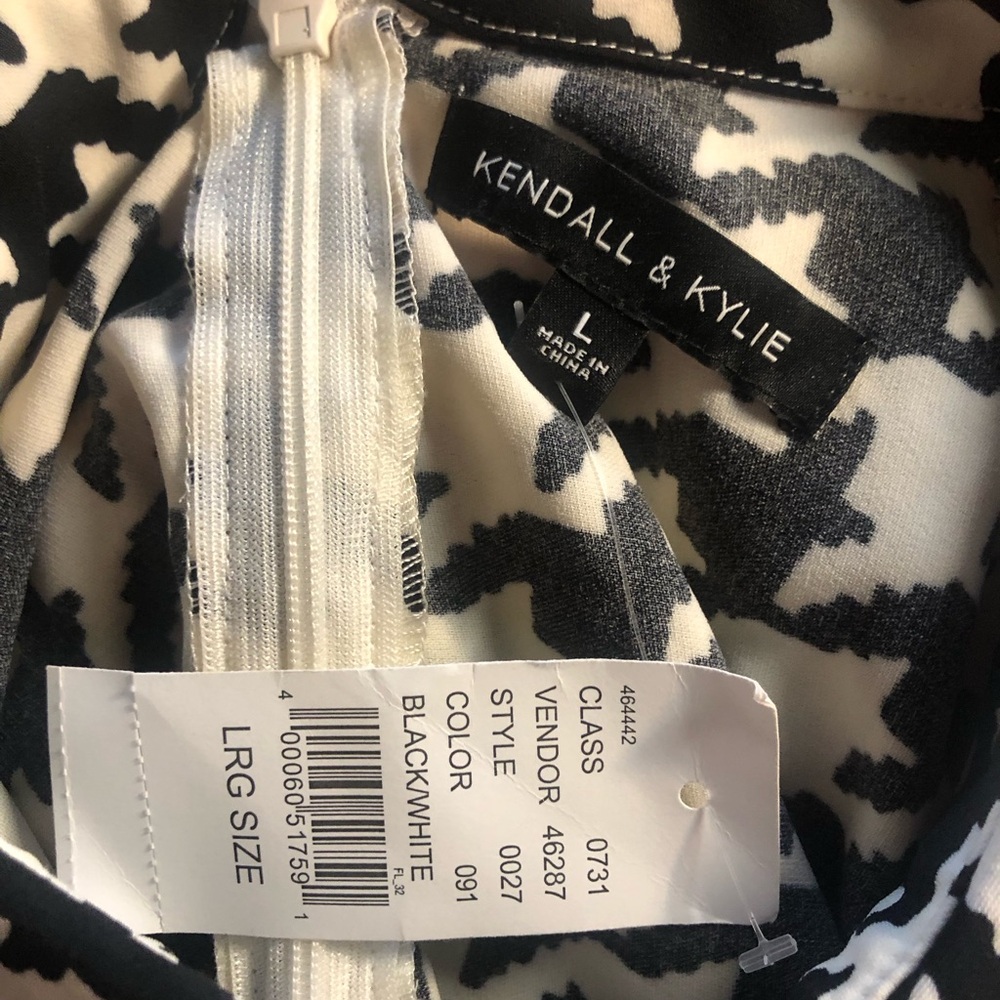 Patterned Crop Top - Picture 3 of 3